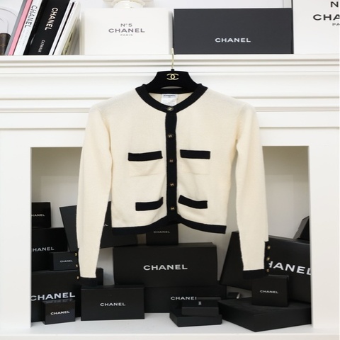Chanel1995年黑白滚边羊绒四口袋针织开衫外套