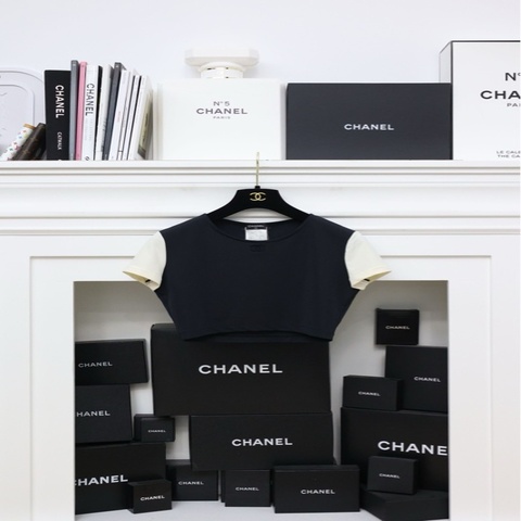 Chanel 96年黑白拼接圆领短款短袖