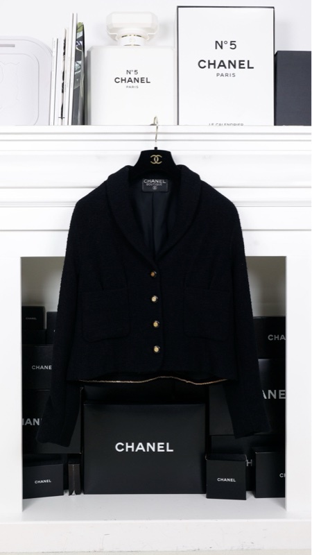 Chanel 94年黑金扣两口袋crop短外套