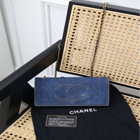 Chanel 4开丹宁牛仔皮穿链woc单肩包