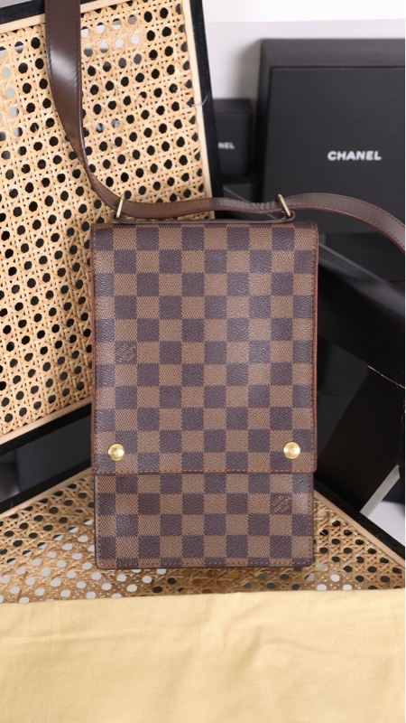 LV棋盘格Damier Portobello 竖版邮差小书包单肩包