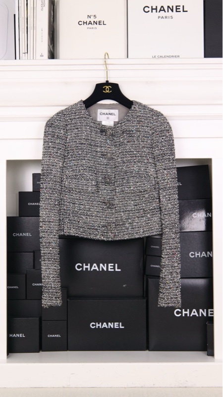 Chanel 15年迪拜系列黑白格纹亮片琉璃扣两口袋crop短外套22.10.20