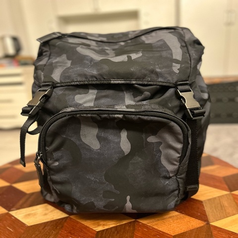 Prada 迷彩背包 背囊 backpack