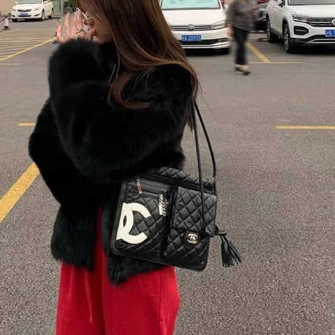 💎Chanel香奈兒｜大爆款🔥黑灰熊貓拼色 康鵬系列 多口袋機車包｜98新9開