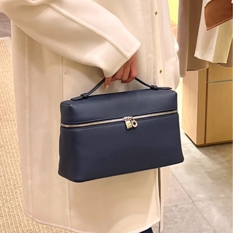 ✨Loro piana｜Extra Pocket Lp27飯盒包｜深藍近黑銀扣｜顆粒面小牛皮｜99新