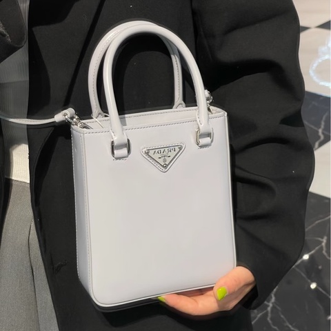 ✨Prada｜三角標亮面漆皮托特手提包｜98新