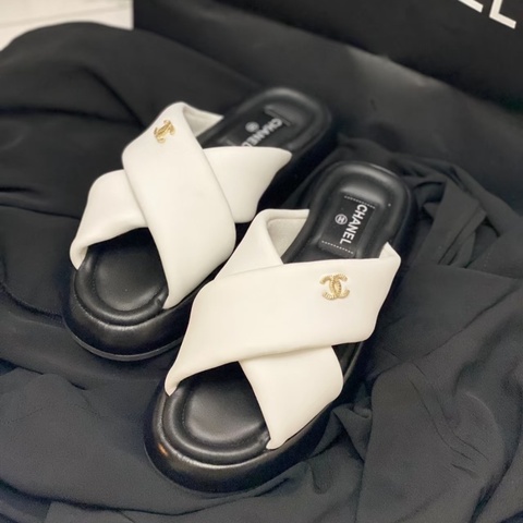 【超強增高神器🤣踩💩感💯全網最低✨】Chanel 22s米白色+黑色厚底交叉拖鞋 37碼