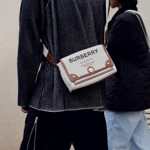 【97新 ✨ 全網最低價！】Burberry/巴寶莉 經典郵差包 英倫雅痞 背上就是許光漢（下單前先詢問庫存❗️❗️）