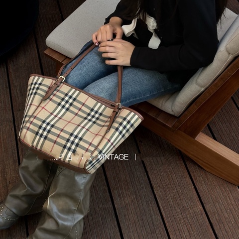 【97新 ✨ 全網最低價！】Burberry/巴寶莉 經典Tote包 （下單前先詢問庫存❗️❗️）