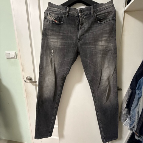 DIESEL牛仔褲（D-STRUKT JOGG）SLIM