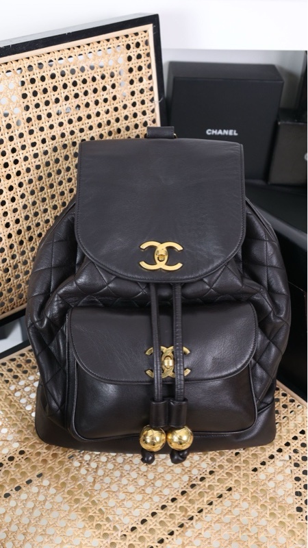 Chanel黑金菱格纹书包扣双肩包