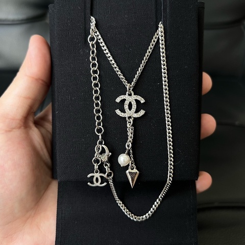 Chanel/香奈兒  25C銀色logo水鑽珍珠項鍊 可與其他疊戴效果更佳