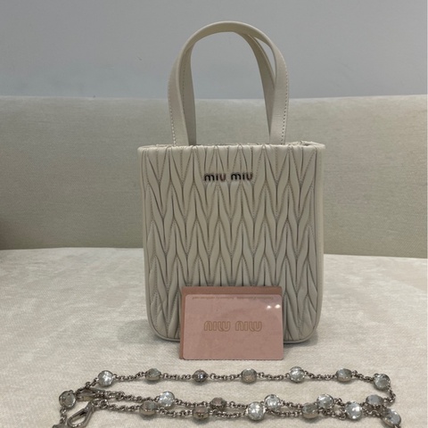 繆繆 Miu Miu  褶皺寶石鏈條琴譜 tote 包