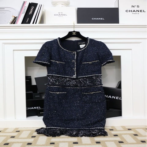 Chanel 12年亮片细闪暗夜蓝粗花呢短袖连衣裙