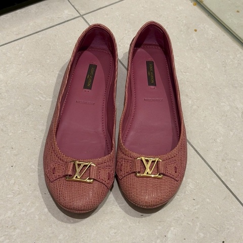 全新閒置🌺#Lv #粉色蜥蜴皮 #平底鞋 #37.5碼 #鞋底乾淨