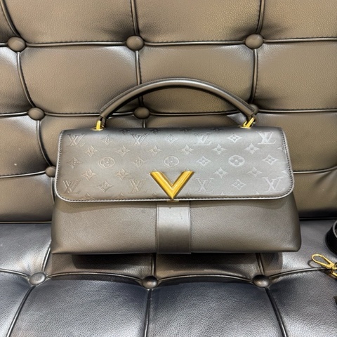 LV 路易威登very chain handle手提包暗紋老花牛皮  有肩帶
