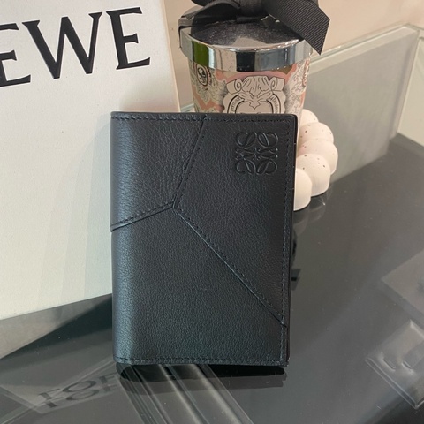 Loewe 經典場牛皮Puzzle雙摺卡夾