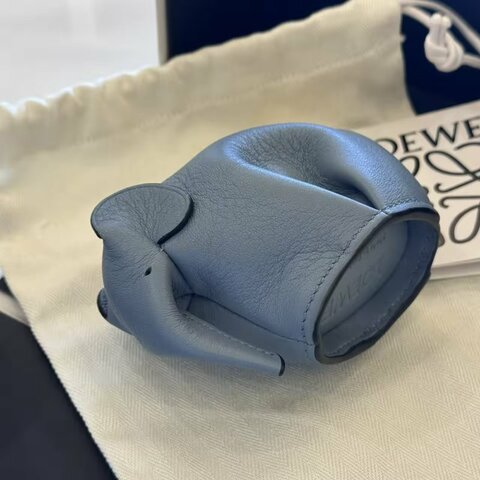 *SHIHNA名牌精品* LOEWE 藍色皮革大象 吊飾零錢包