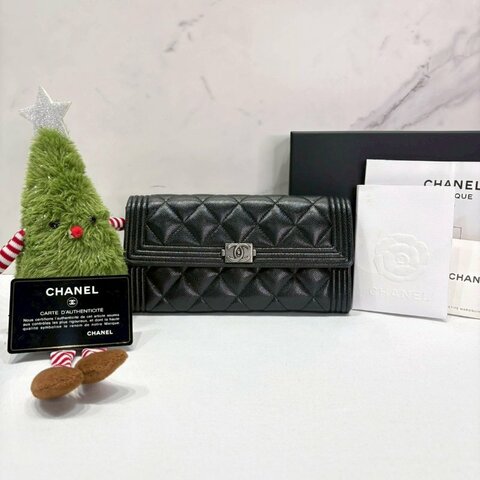 CHANEL Boy黑銀荔枝皮長夾