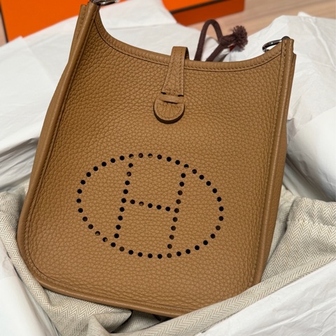 【割愛出售】Hermès 愛馬仕 mini Evelyne TPM 16cm (2023 B刻) 經典金剛色系 🤎