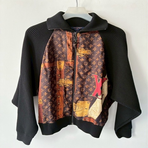 LV 絲質lv行李箱塗鴉拼黑飛行外套🧥xs