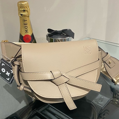 Loewe編織背帶奶茶色Geta
