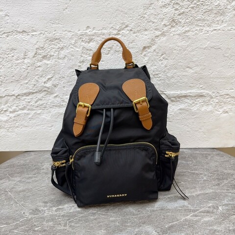Burberry/巴寶莉rucksack中號黑色尼龍布雙肩包 經典帆布