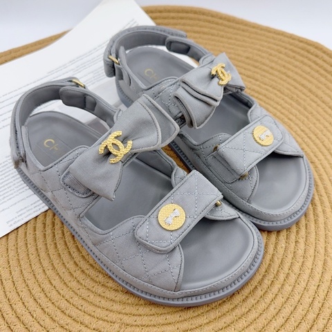 97新/香奈兒/35.5碼/新款大象灰金扣水鑽涼鞋