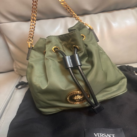 Versace nylon 小水桶包