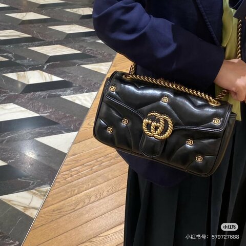 GUCCI 黑金羊皮Marmont26 肩背斜背泡芙包  26*15*7 99新配件盒子塵袋購證