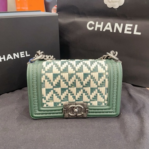 Chanel香奈兒 限量編織leboy小號綠色拼白色牛皮銀扣