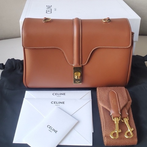 celine/賽琳金棕焦糖色teen soft16 尺寸23*15*5cm 配件塵袋 肩帶
