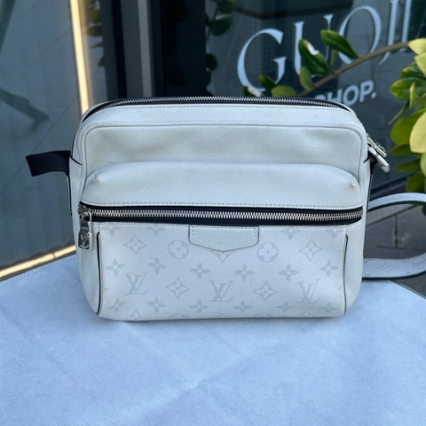 路易威登 Louis Vuitton   Outdoor 經典老花 牛皮拼塗層帆布 郵差包單肩斜挎包。
