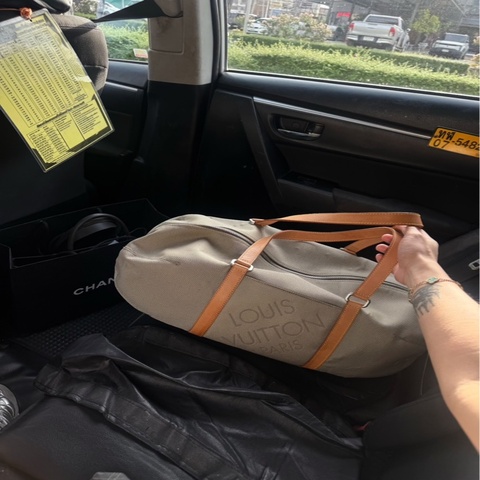 Louis Vuitton Vintage 圓筒旅行肩背包