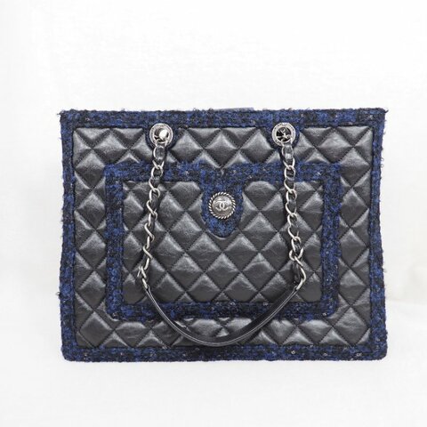 CHANEL quilted tweed tote bag