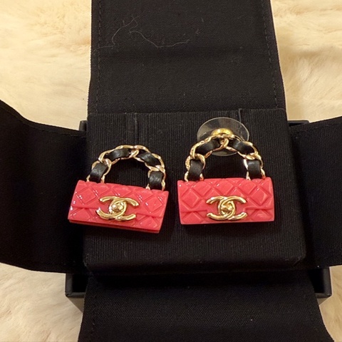 Chanel 耳環 桃粉色cf包 香奈兒耳環 包包 耳洞 經典