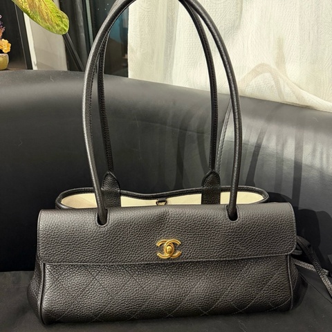 Chanel香奈兒 26S黑色法棍包荔枝紋牛皮手提包單肩包