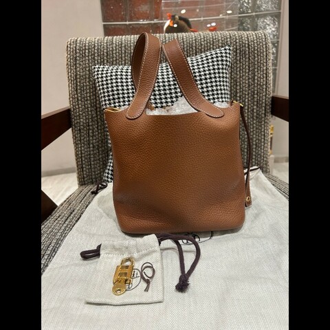 Hermès 金棕金扣18菜籃子