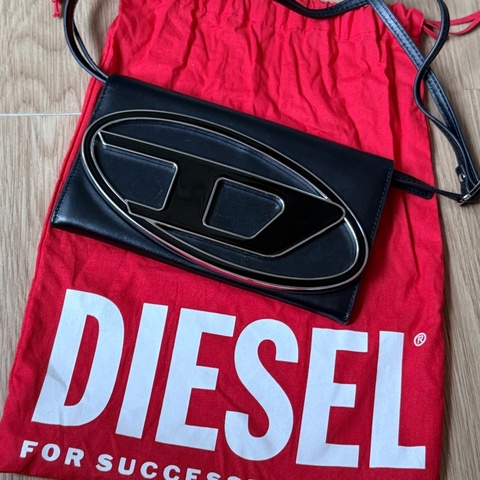 DIESEL wallet strap 可拆式錢包/手拿包/斜背包