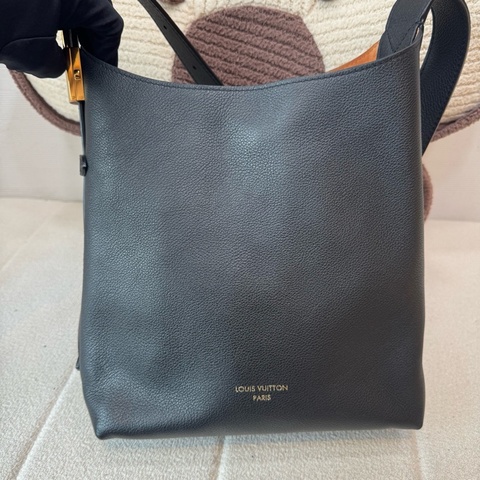 Louis Vuitton 路易威登 low key hobo 黑色 芯片款 附件 子袋