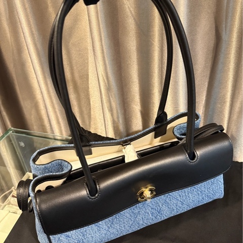 Chanel denim 牛仔法棍 *