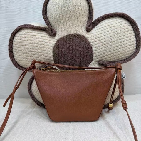 loewe羅意威 hobo 焦糖色