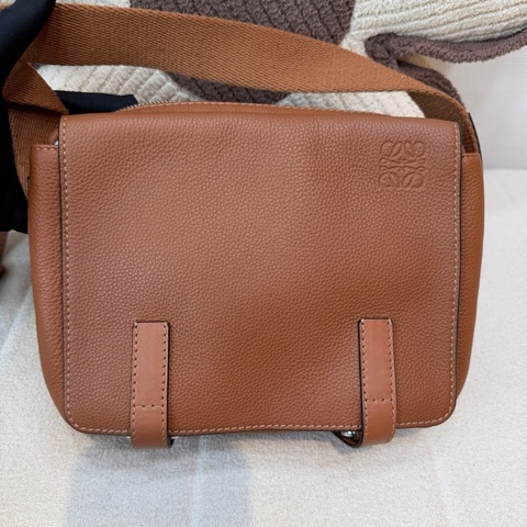 loewe羅意威 hobo 焦糖色