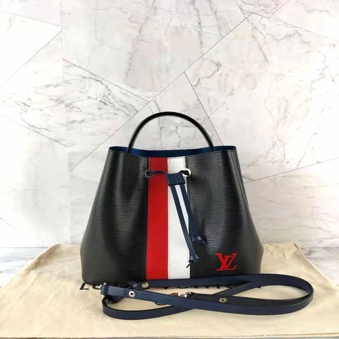 Louis Vuitton 路易威登水波紋紅白條紋拼色水桶包