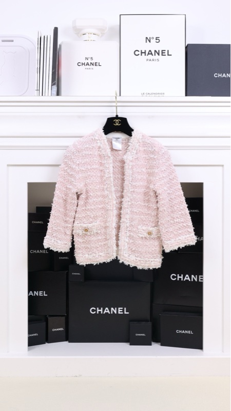 Chanel 07年樱花粉珍珠扣两口袋外套