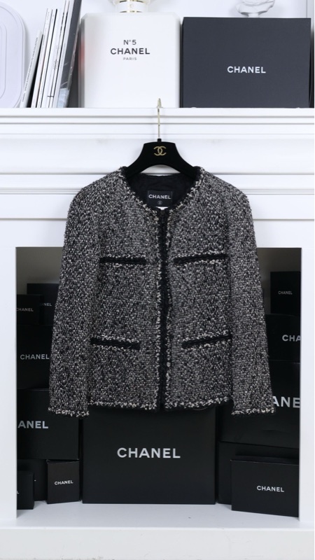 Chanel12年黑白粗花呢四口袋外套