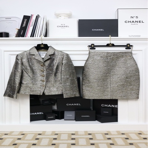 Chanel 13年绿银丝枪驳领鎏金扣西装外套半裙套装
