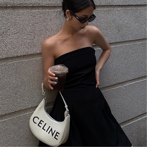 【98新❤️潮人必備✨ 全網最低價！】Celine/賽琳 AVA凱旋門 白色腋下包（下單前先詢問庫存❗️❗️）