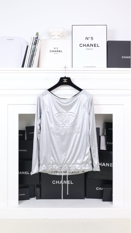 Chanel 12年银色圆领cc套头外套卫衣
