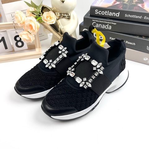 Roger Vivier RV 36.5碼 黑色鑽扣厚底運動鞋 98新